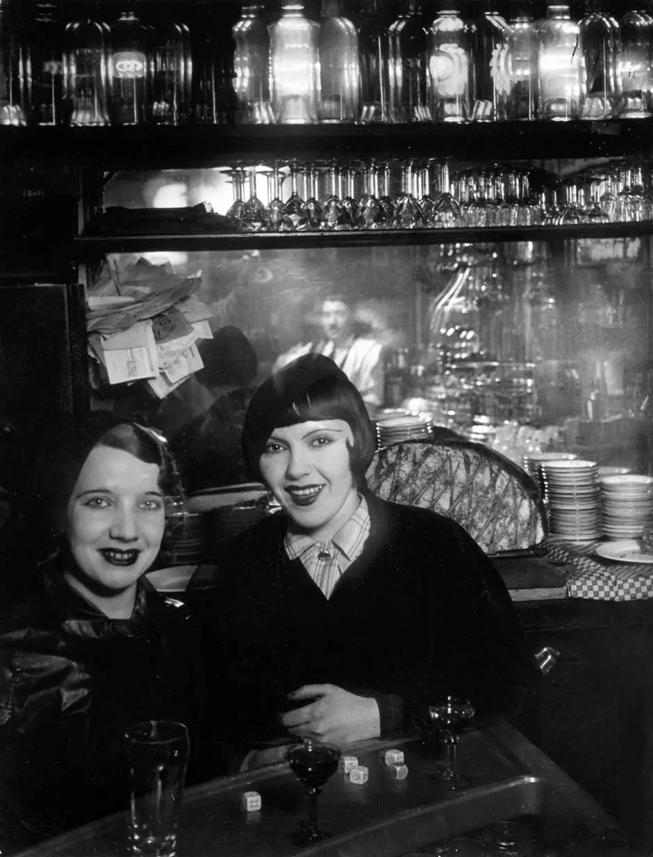 Prostitutes in a Bar, Boulevard Rochechouart, Montmarte, 1932