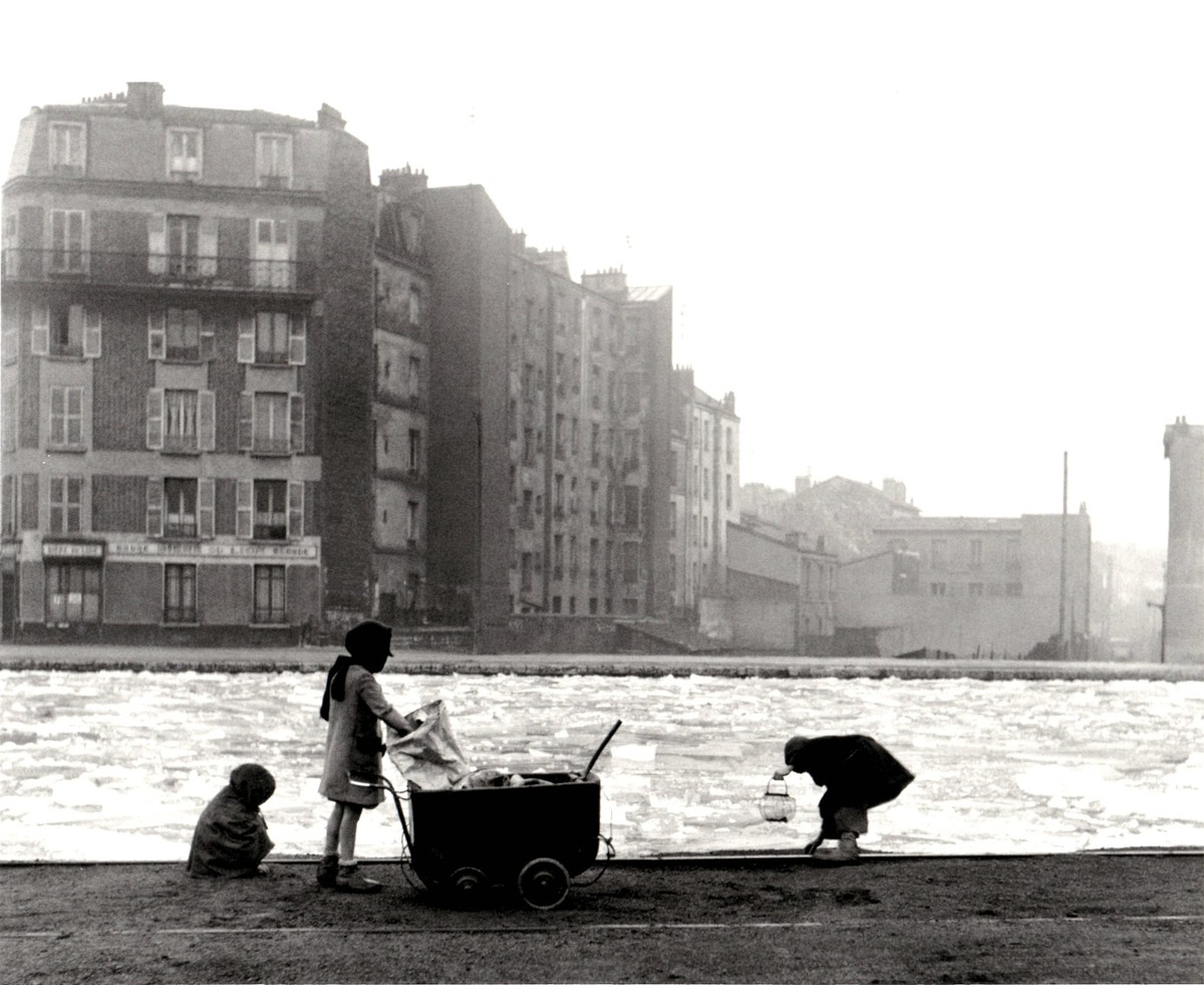 Les glaneurs de charbon, 1945