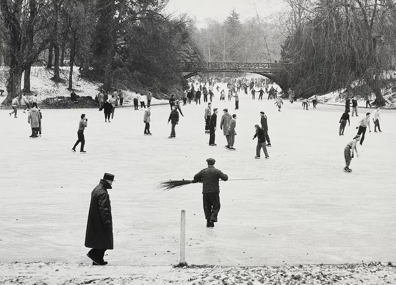 Willy Ronis - Lac du Bois de Boulogne, Paris, Catherine Couturier Gallery