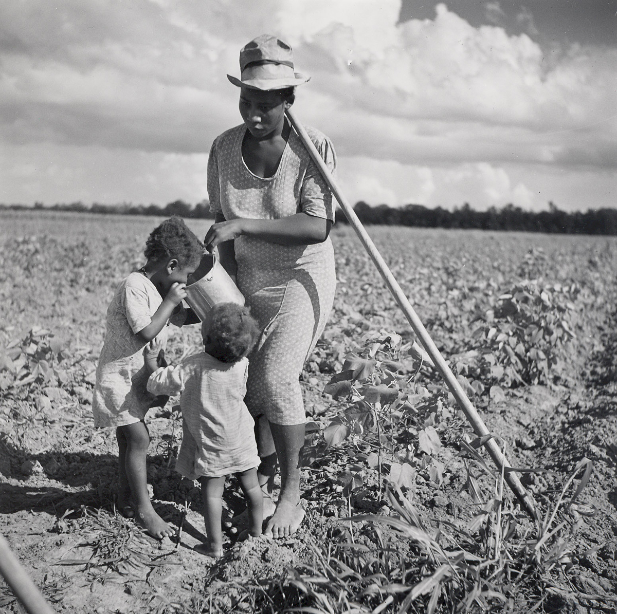 Marion Post-Wolcott, Taking a Drink, Natchitoches, LA 1941